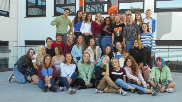 Gruppenbild frz dt 2019.JPG